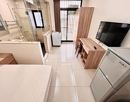 💡南屯大套房💡可另租室內機位多間可選💡獨洗露台共曬 - Image 1