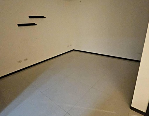 近永平國小，百貨公司正對面，生活機能佳，（可另租車位） - Image 1