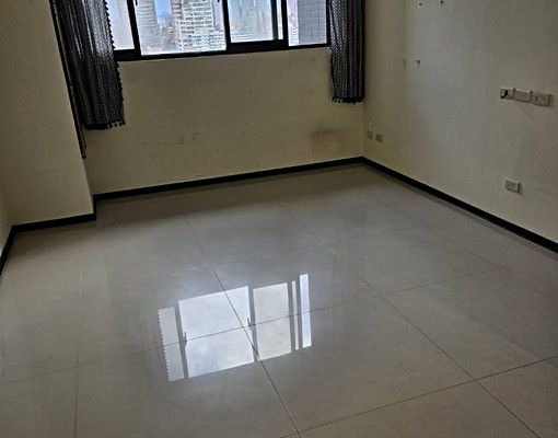 近永平國小，百貨公司正對面，生活機能佳，（可另租車位） - Image 2