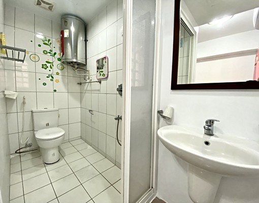 淡水站前走路就到.可租屋補助.垃圾代收.獨立陽台.台水台電 - Image 8