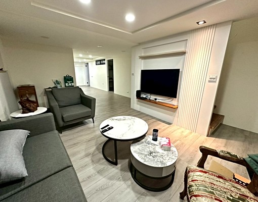 板新😍5房空間大~環球購物機能佳獨洗曬採光收包裹垃圾 - Image 1