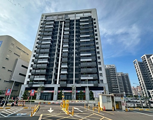 高科大楠梓校區/捷運後勁站/全新2房/家具家電全 - Image 1