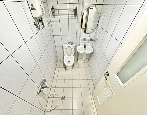 🔥東區秒殺小資套房🔥可雙租補還有陽台獨洗曬還木質地板🔥 - Image 8