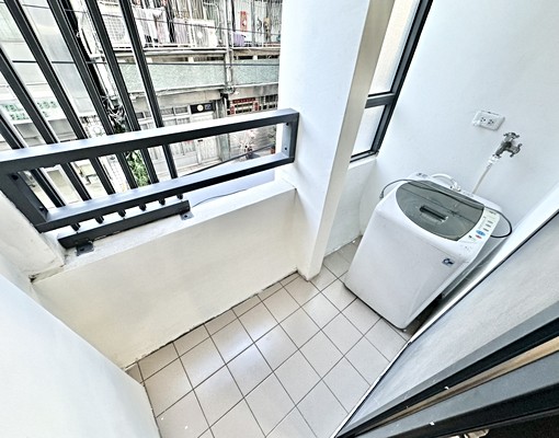 🔥東區秒殺小資套房🔥可雙租補還有陽台獨洗曬還木質地板🔥 - Image 9