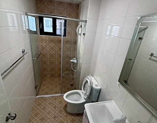 全新華廈電梯大樓,全新兩房(含平面汽車位)出租 - Image 5