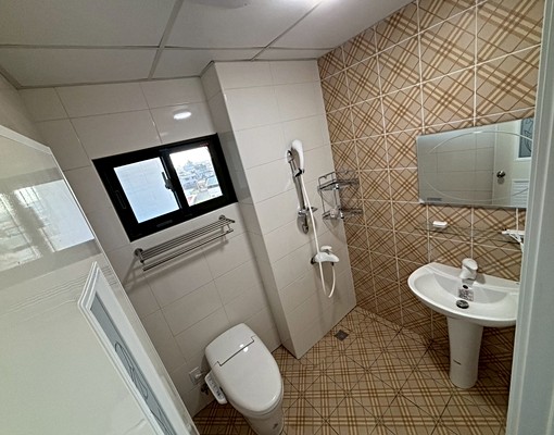 全新華廈電梯大樓,全新兩房(含平面汽車位)出租 - Image 6