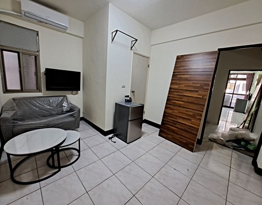 V..可雙租補..有獨立大陽台.一房一廳大空間.全配 - Image 4