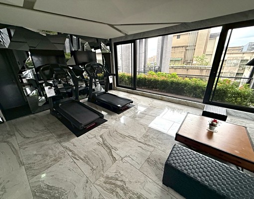 松山/松火🌟電梯管理🌟獨洗脫烘🌟包裹垃圾收🌟傢俱齊全 - Image 8