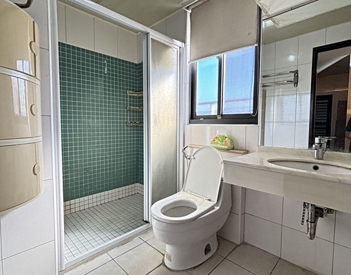 北屯👍黃金區域👍有平車✨可租補❤️大間採光好 - Image 6