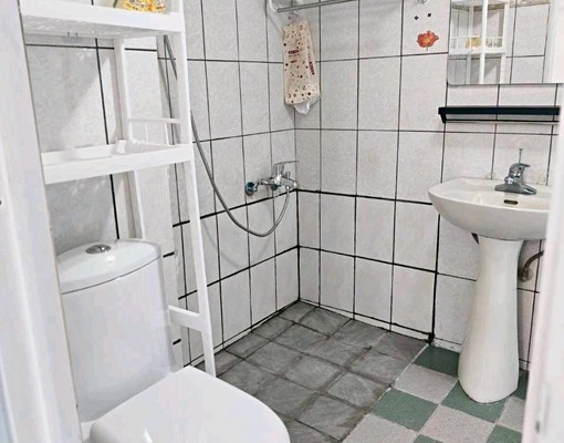 屋主自租，室內空間大，全新整理，全新變頻冷氣， - Image 8