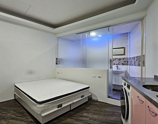 慈濟醫院＆四維高中二樓套房分租一層兩戶 - Image 3