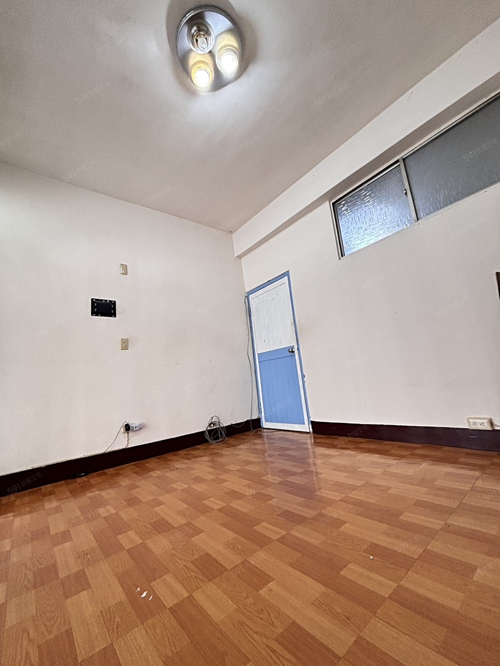 全室重新油漆 方正格局 水泥隔間