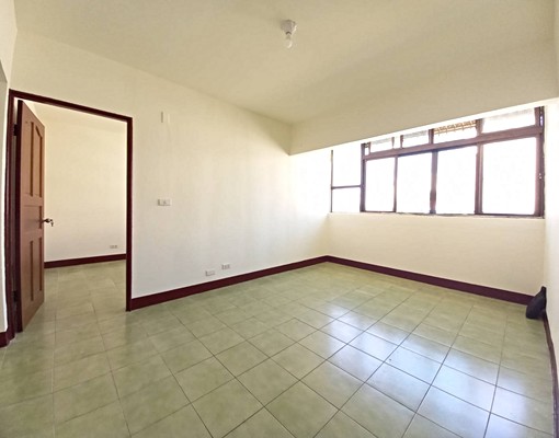 衛武營旁│國隆國宅│明亮通風寬敝大兩房美寓│你的風格由你完全 - Image 1