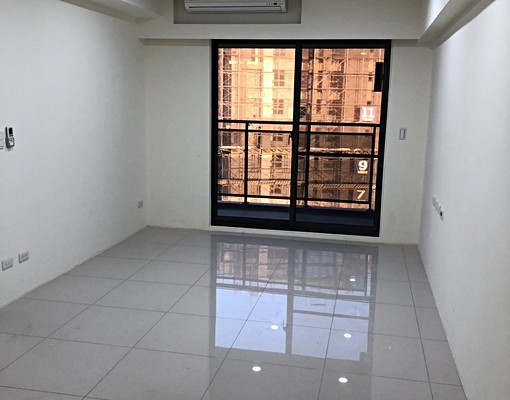 近塗城商圈,全新三房平車,全新日立冷暖氣,陽台可看美風景。 - Image 2