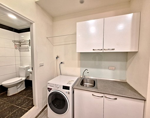 中山二路。禁菸。新裝潢設計大套房+洗脫烘 - Image 3