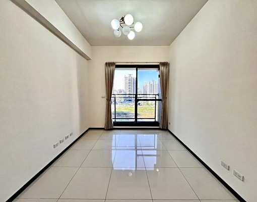 簡配可租補!含平車、管理費!寵可談!昂峰謙若樹視野兩房平車 - Image 1