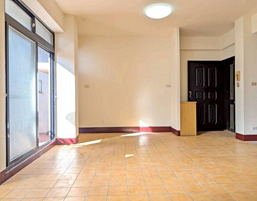 市中心/大空間兩房/明亮有陽台/健身公寓 - Image 2