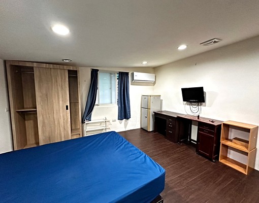 內湖🏠免爬高/格局方正採光通風/傢俱齊全/生活機能佳 - Image 1