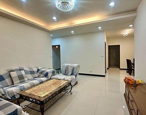 近南港展覽館捷運..3房一樓公寓 - Image 1