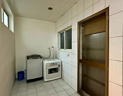 近南港展覽館捷運..3房一樓公寓 - Image 4