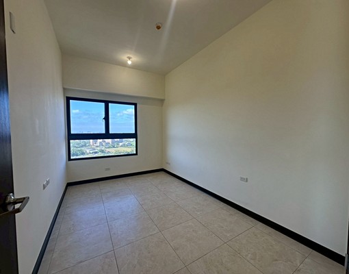 找五泰最安心思思~環境適合居住~帶車位~4房2廳2衛2陽台! - Image 8