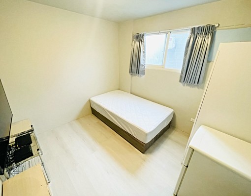 捷運西湖、德明科大／新裝潢採光。電梯大樓。生活機能強 - Image 1