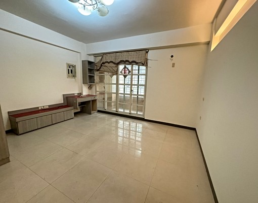 出租✨友愛商圈電梯別墅05-2339797 - Image 5