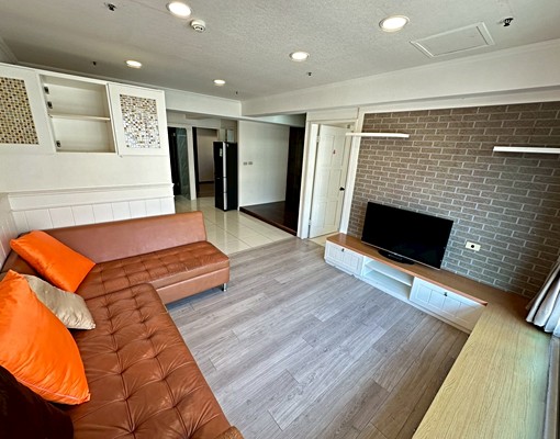 嘉暘/免仲/可補助/龍安商圈美裝潢2+1房含汽車位 - Image 3