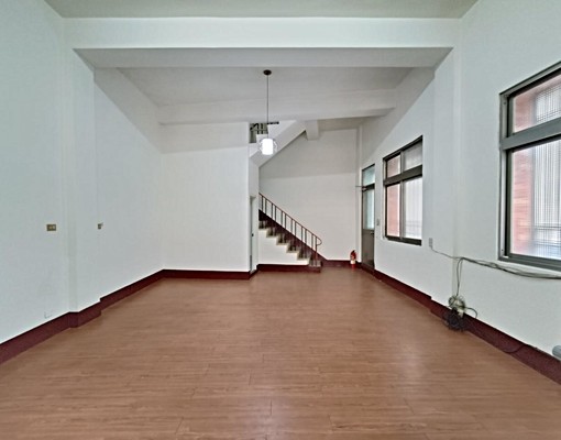 南陽學區/近圓環/正路邊/可店可住美透天 - Image 1