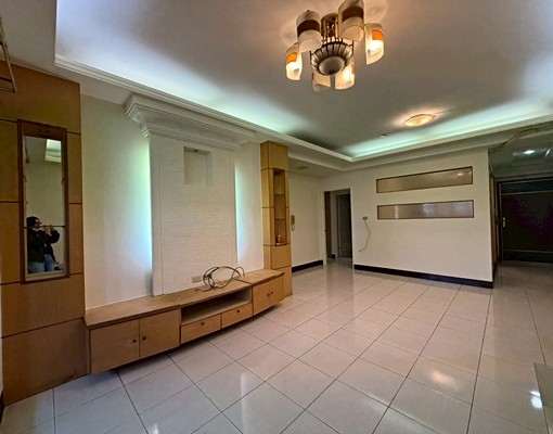 🍎社會住宅🍎左營優質大坪數三房平車華廈 - Image 1