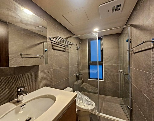 五泰可租補~免仲介費~協和豐馥全新大三房車~可寵物 - Image 11