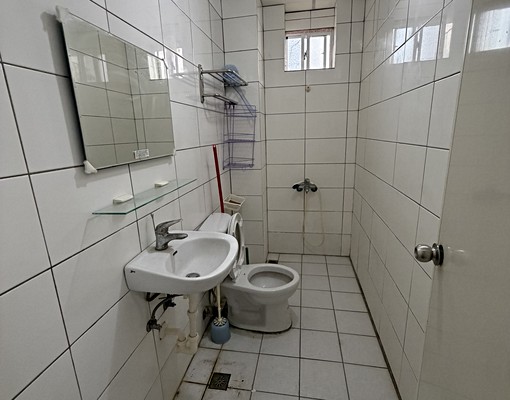 高雄楠梓區獨立套房,全新傢俱及地板,機車停車方便,稀有釋出 - Image 4