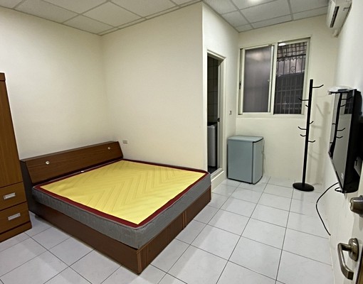 大坪林/七張/耕莘/可租補/獨立大套房 - Image 1