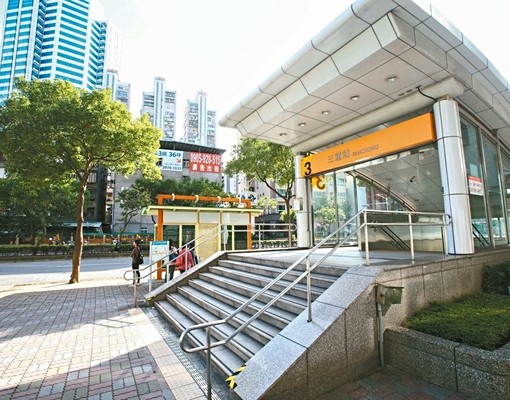 三重捷運站▄代收垃圾▄免爬高的公寓2樓▄麥克先生 - Image 2