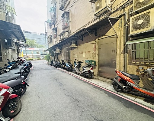 📢頭家緊唻寬麥:三和國中捷運旁鄰馬路大店面👍 - Image 2