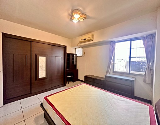 803市場旁~4房~附5台冷氣/傢俱/家電 - Image 14