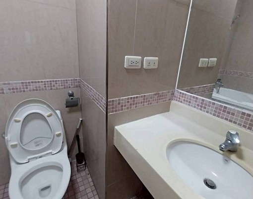 SOGO商圈/台水電/獨立陽台洗衣機/天然瓦斯/專屬廚房 - Image 5