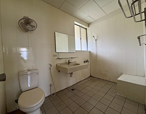 勤益科大豐年社區角間大面寬可停多車日式別墅 - Image 13