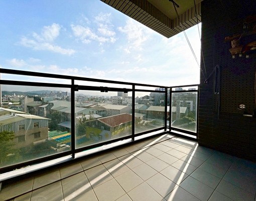 太原軍功東山💖可寵雙租補超美精裝三房含平車💖浴缸 - Image 7