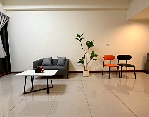 程蕉我是承辦🍌遠雄幸福成全新完工可租補含管含家具直接入住 - Image 2