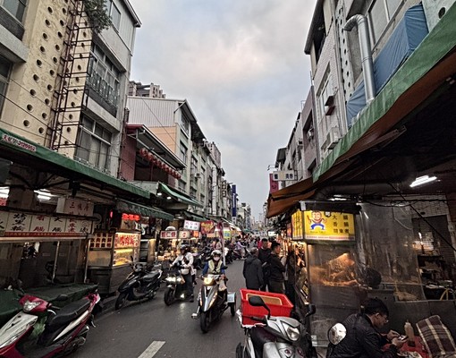 愛河三民市場高雄車站三鳳中街六合夜市代收垃圾兩房 - Image 9