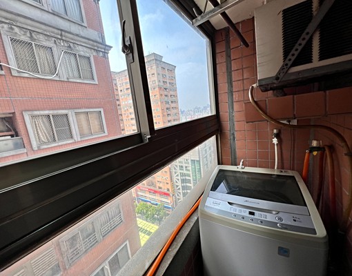 捷運站旁可租補正1房1廳含管家俱電全配一咖皮箱直接住 - Image 10