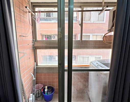 捷運站旁可租補正1房1廳含管家俱電全配一咖皮箱直接住 - Image 12