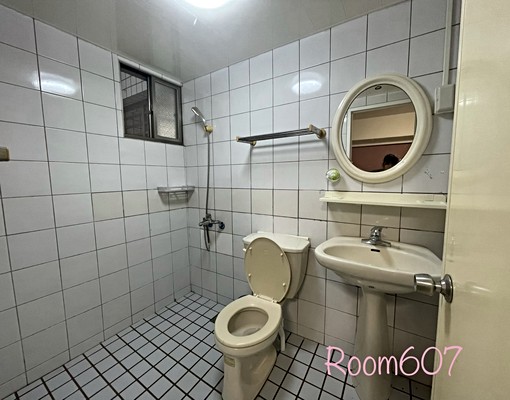 東區崇德電梯陽台套房/近南大成大/可租補 - Image 5