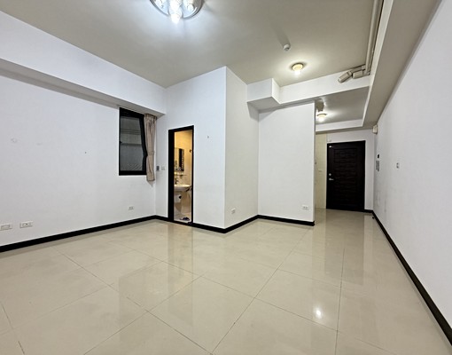 近A8文化二路~長庚A8兩房空間~空屋無家具 - Image 1