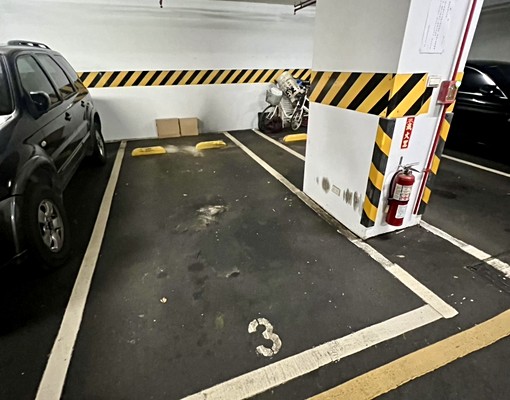 近七張站2號出口|步行3分鐘|社區地下停車位|車道寬敞 - Image 2