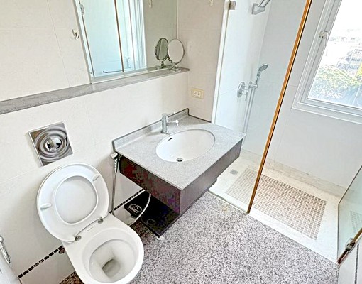 近新光三越❤明亮1房1廳❤台水台電✿可開伙可租補✿附平面車位 - Image 5