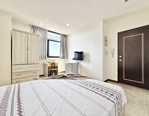 興大小資秒殺💖可租補管理員採光強🌈室內機車位 - Image 3