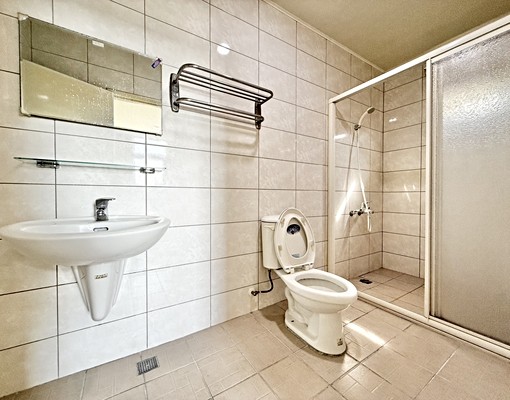 興大小資秒殺💖可租補管理員採光強🌈室內機車位 - Image 9