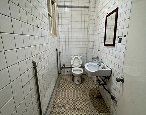 【店住兩用|大坪數透天・可營登・頂樓大露臺|開價50,000 - Image 8